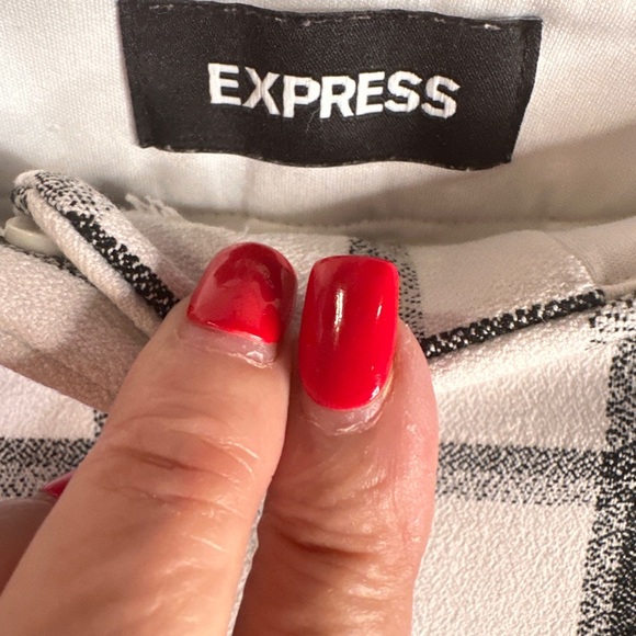 EXPRESS Columnist Stretch
Mid-Rise Plaid Black & White... Size 6R - Picture 3 of 4